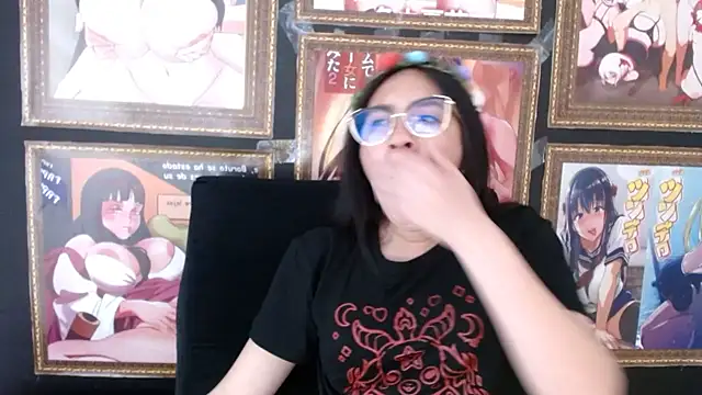 Snapshot of Arielle_lov chatting on March 17, 2025, 5:49 pm Arielle lov online show from March 17, 2025, 5:49 pm