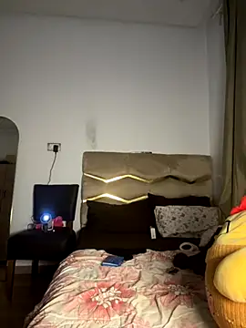 Snapshot of Roroo002 chatting on September 16, 2025, 12:44 am Roroo002 online show from September 16, 2025, 12:44 am