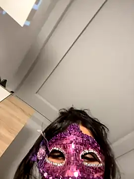 Snapshot of Roroo002 chatting on September 27, 2025, 8:14 pm Roroo002 online show from September 27, 2025, 8:14 pm