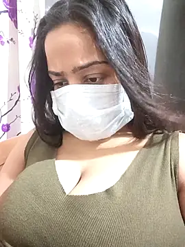 COZY ROZI online show from October 27, 2025, 4:55 pm