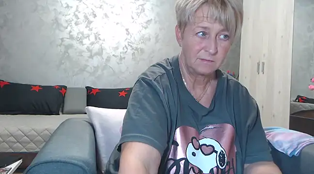 RosesandLillies online show from March 8, 2025, 5:33 pm