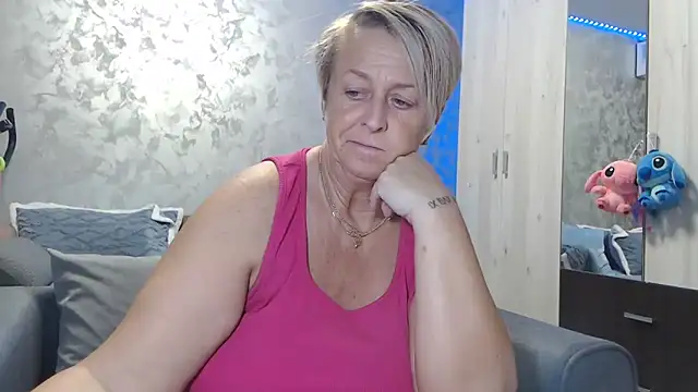 RosesandLillies online show from November 25, 2025, 5:24 pm