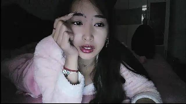 hebe-02 online show from November 3, 2025, 11:48 pm