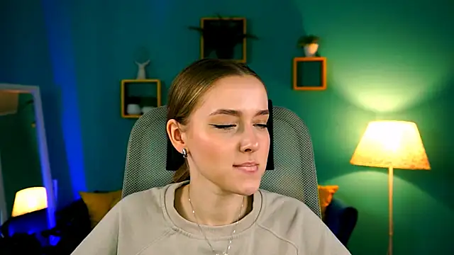 JenniferGraces online show from March 17, 2025, 9:22 am