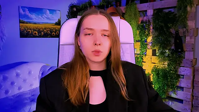 JenniferGraces online show from October 28, 2025, 8:40 am