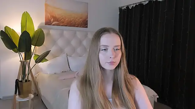 Snapshot of JenniferGraces chatting on June 10, 2026, 9:03 pm JenniferGraces online show from June 10, 2026, 9:03 pm