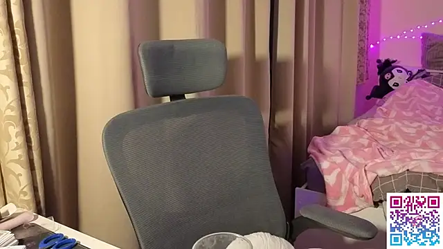 boozekirs  online show from February 15, 2026, 2:41 am