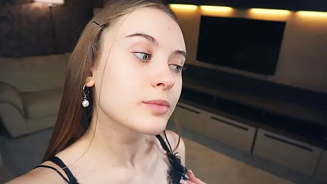 QuennaCoote online show from March 6, 2025, 10:09 am