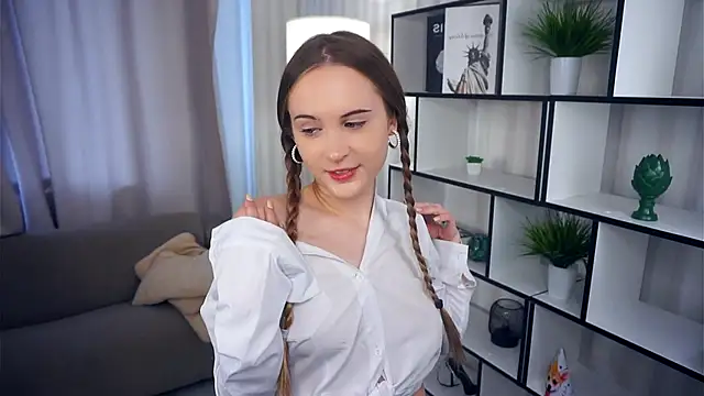 QuennaCoote online show from October 11, 2025, 8:02 am