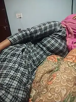 Snapshot of indian_couple4 chatting on February 19, 2025, 3:27 pm indian couple4 online show from February 19, 2025, 3:27 pm