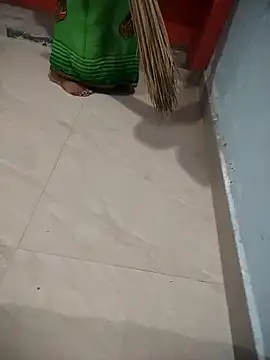 Snapshot of indian_couple4 chatting on September 14, 2025, 12:10 am indian couple4 online show from September 14, 2025, 12:10 am