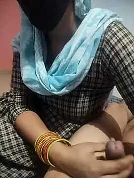 Snapshot of indian_couple4 chatting on November 5, 2025, 1:27 am indian couple4 online show from November 5, 2025, 1:27 am