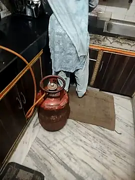 indian couple4 online show from April 18, 2026, 3:21 am