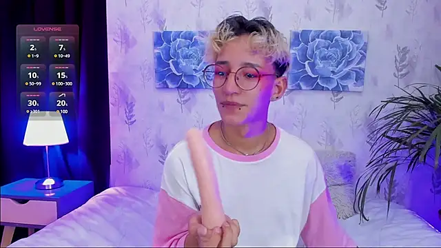 iiangel  online show from March 16, 2025, 9:27 am