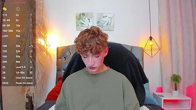 iiangel  online show from October 16, 2025, 5:41 am