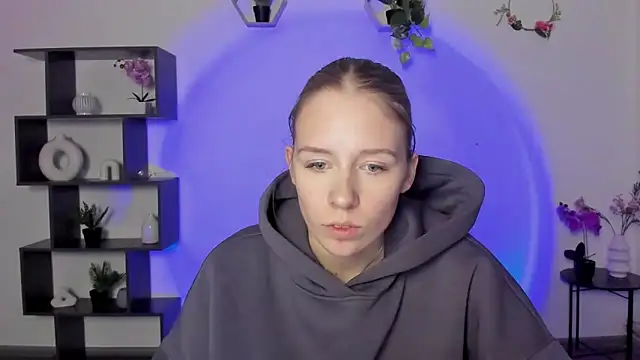 Snapshot of AnnNorriss chatting on March 13, 2025, 4:12 pm AnnNorriss online show from March 13, 2025, 4:12 pm