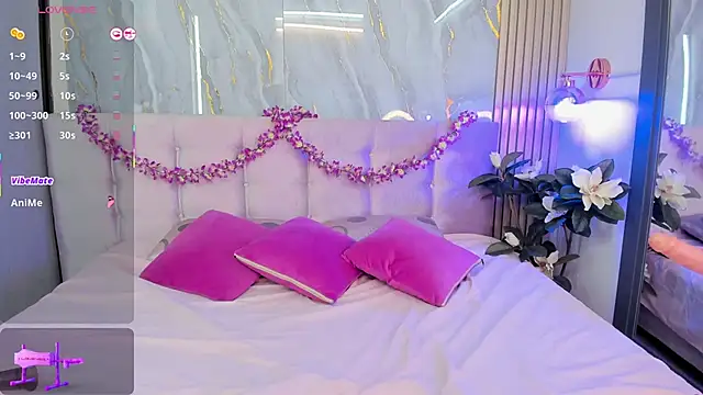 Snapshot of SalomeeHills chatting on March 16, 2026, 5:06 pm SalomeeHills online show from March 16, 2026, 5:06 pm