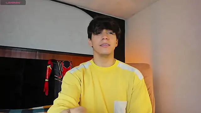 Snapshot of Allex_Cano chatting on February 21, 2026, 8:21 pm Allex Cano online show from February 21, 2026, 8:21 pm