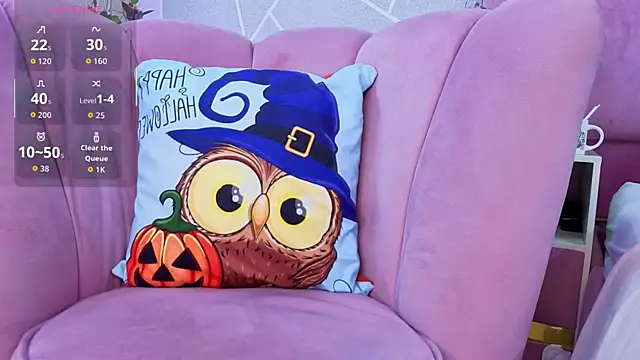 EmmyCortez online show from October 13, 2025, 12:49 pm