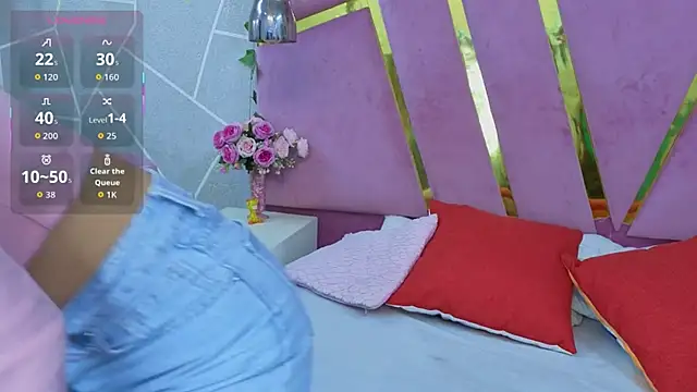 EmmyCortez online show from November 8, 2025, 11:43 am