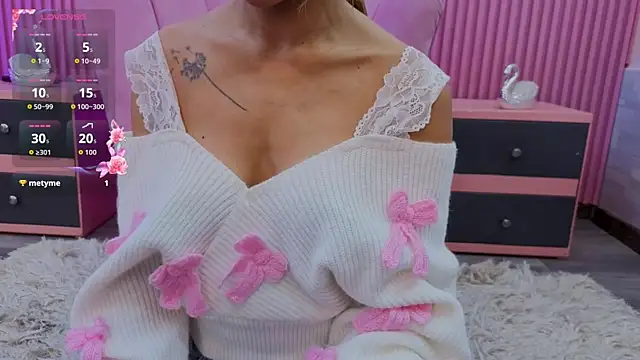 EmmyCortez online show from December 17, 2025, 11:49 am