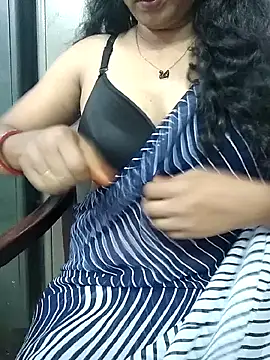 Snapshot of suthas99 chatting on October 22, 2025, 5:52 am suthas99 online show from October 22, 2025, 5:52 am