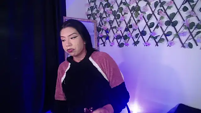 Snapshot of aron_and_paula chatting on March 19, 2025, 4:03 am aron and paula online show from March 19, 2025, 4:03 am