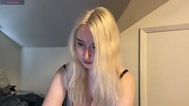 Snapshot of ashisscene chatting on November 15, 2025, 9:32 pm ashisscene online show from November 15, 2025, 9:32 pm