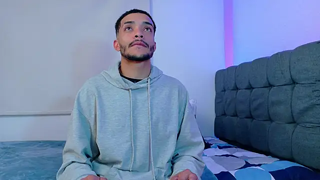 eross chipre  online show from February 9, 2026, 3:43 am