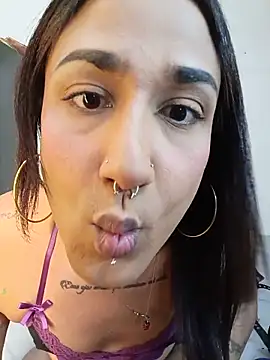 Snapshot of amydelahozgomez chatting on June 12, 2026, 7:07 am amydelahozgomez online show from June 12, 2026, 7:07 am