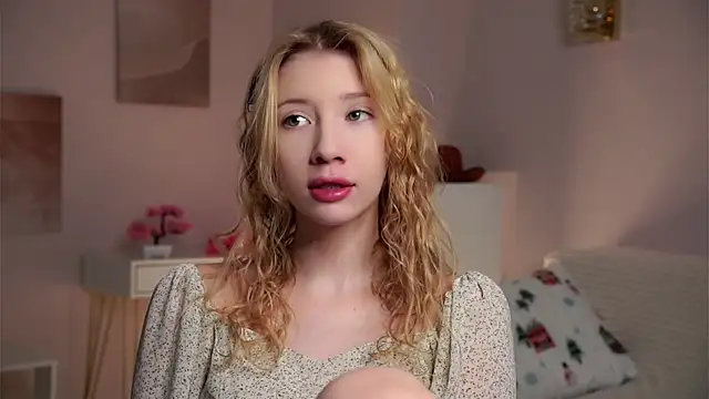 SunnivaCovil online show from April 2, 2026, 2:47 pm