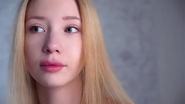 SunnivaCovil online show from April 17, 2026, 2:53 pm