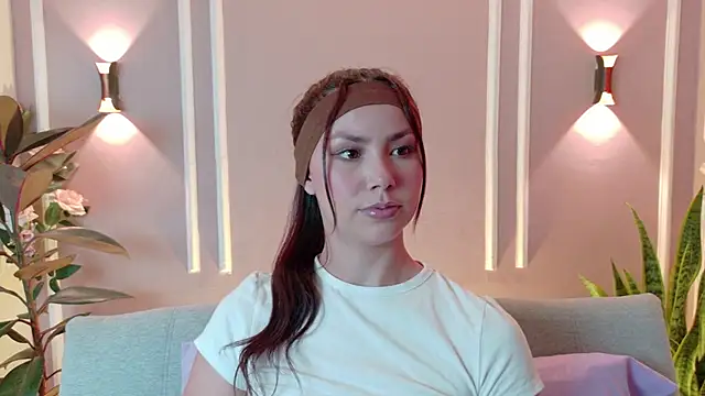 Snapshot of Celeste_99 chatting on February 20, 2026, 9:04 pm Celeste 99 online show from February 20, 2026, 9:04 pm