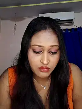 hotlovr online show from March 1, 2025, 5:49 pm