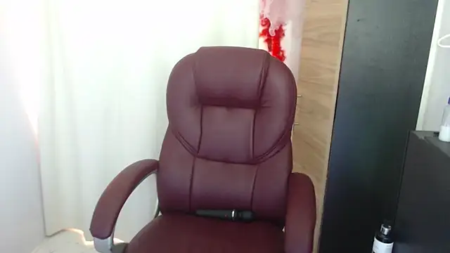 Mature 2025 online show from June 1, 2026, 4:41 pm
