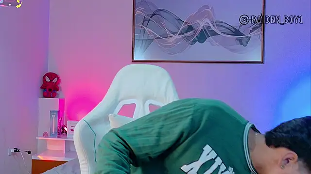 Raiden  Boy online show from December 19, 2025, 10:50 pm