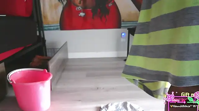 Queenanitadix online show from April 15, 2026, 2:57 pm