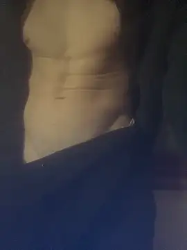 cazzone912025 online show from April 3, 2026, 2:31 am