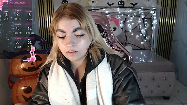 lili conor s online show from October 8, 2025, 4:21 am