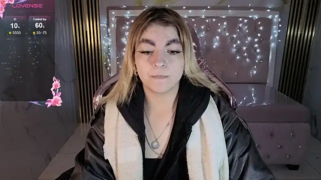 lili conor s online show from November 18, 2025, 3:12 am