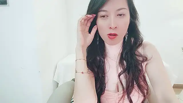 Dazzlebean online show from May 3, 2026, 2:01 pm