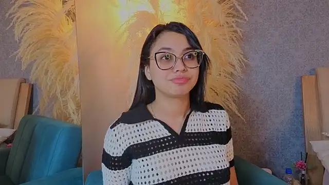 Lucia Brown  online show from March 20, 2026, 2:22 pm