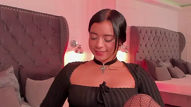 Snapshot of regina_noctixx chatting on October 9, 2025, 5:05 am regina noctixx online show from October 9, 2025, 5:05 am