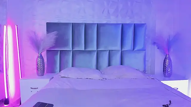 Selene bennet online show from March 25, 2026, 3:34 am