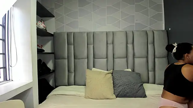 Natasha rose   online show from September 19, 2025, 9:04 pm