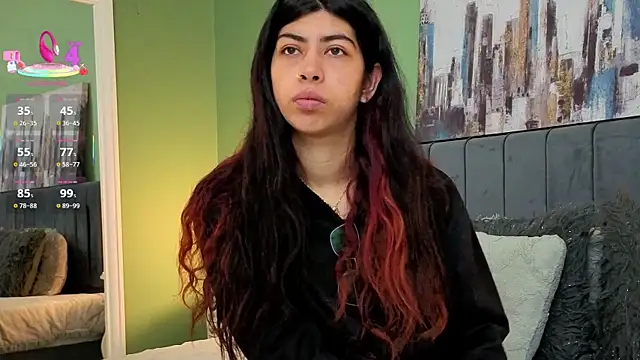 Snapshot of Cassie_bloom chatting on May 3, 2026, 3:12 am Cassie bloom online show from May 3, 2026, 3:12 am