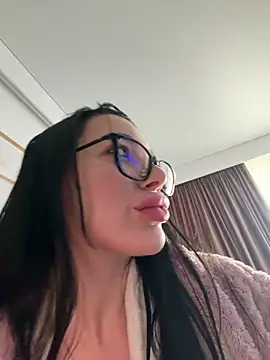 Snapshot of Mia_Splash chatting on February 1, 2026, 10:25 am Mia Splash online show from February 1, 2026, 10:25 am