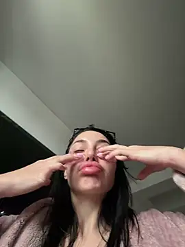 Snapshot of Mia_Splash chatting on February 7, 2026, 1:15 pm Mia Splash online show from February 7, 2026, 1:15 pm