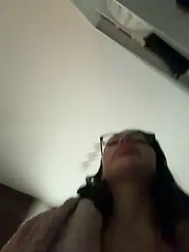 Snapshot of Mia_Splash chatting on February 8, 2026, 10:29 am Mia Splash online show from February 8, 2026, 10:29 am