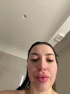 Snapshot of Mia_Splash chatting on February 11, 2026, 7:57 am Mia Splash online show from February 11, 2026, 7:57 am